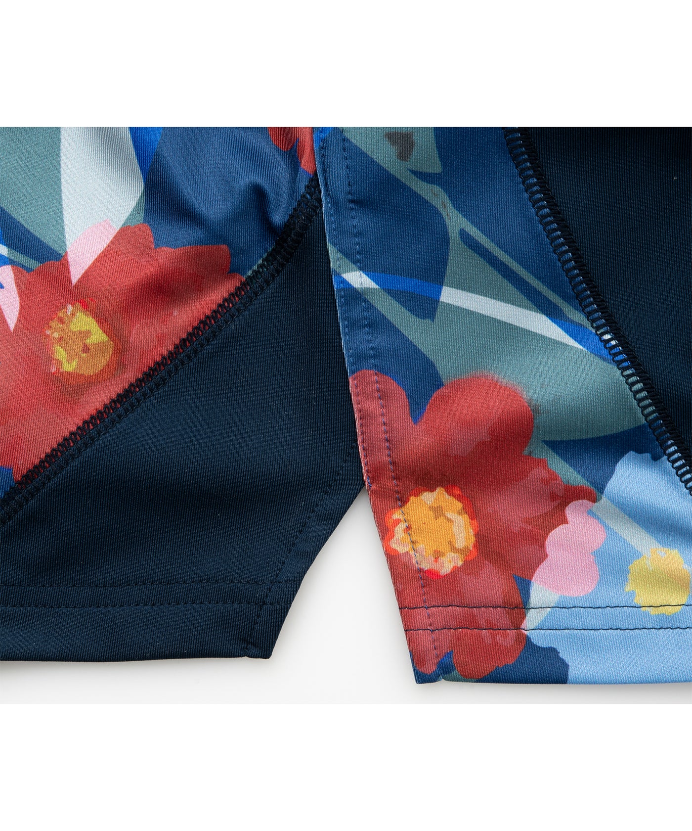 サイドスリットグラフィックショーツATLA335 – ADMIRAL