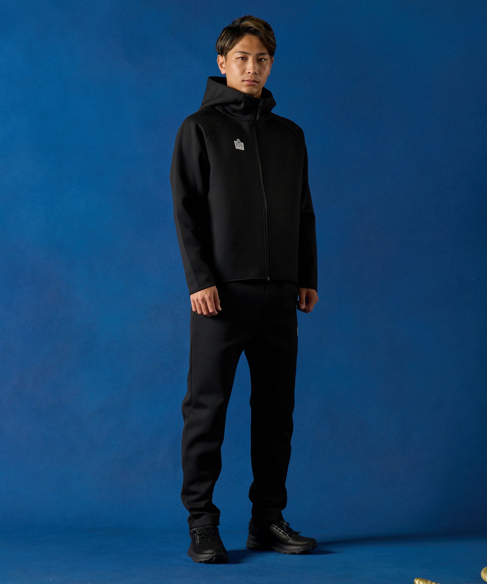 【エミレーツで購入】Arsenal フード付きトレーナー ブラック ダンボールPNT AFMA611 – ADMIRAL